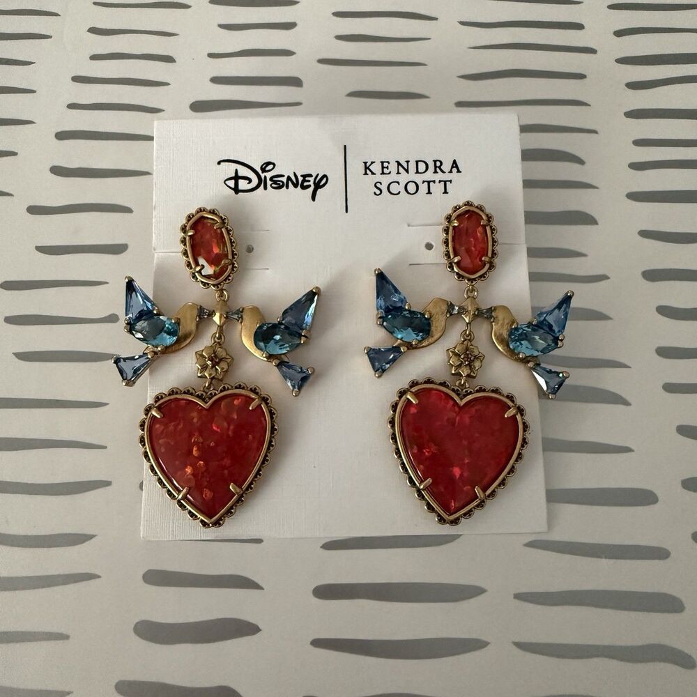 Kendra Scott Disney Snow White Heart Statement Earrings Gold Tone Red NWT No Bag